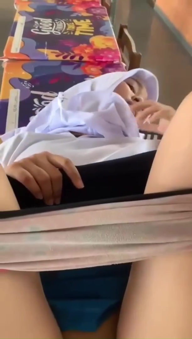 Thumbnail Bocil SMP Memek Udah Tembem Legit Di Entot